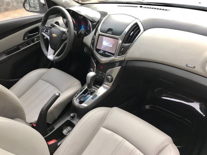 Hàng lướt - Chevrolet Cruze LTZ lăn bánh lần đầu 2016 màu trắng