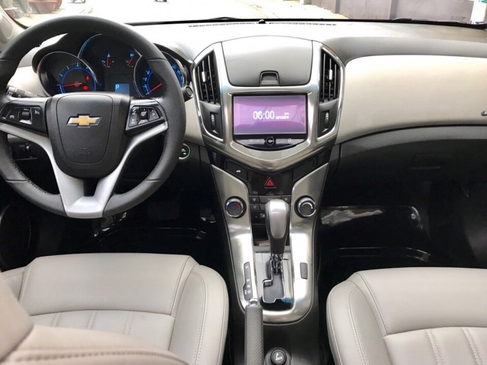 Hàng lướt - Chevrolet Cruze LTZ lăn bánh lần đầu 2016 màu trắng