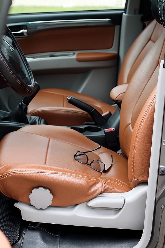 Hàng khủng - Mitsubishi Pajero Sport máy diesel số sàn bản full