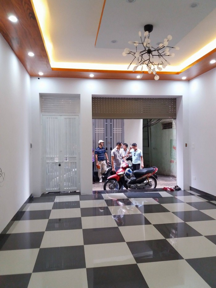 Chính chủ bán nhà mới cực đẹp phố Trần Khát Chân, ô tô cách 15m, 55m2