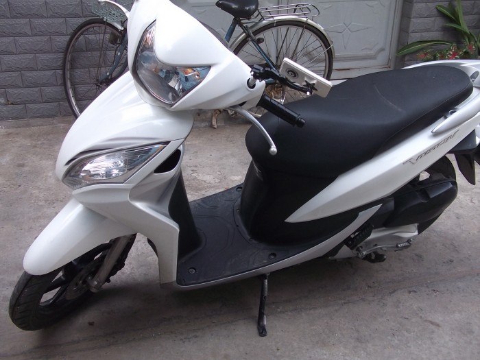 Honda Vision màu trắng bstp 2k12 mới 95%