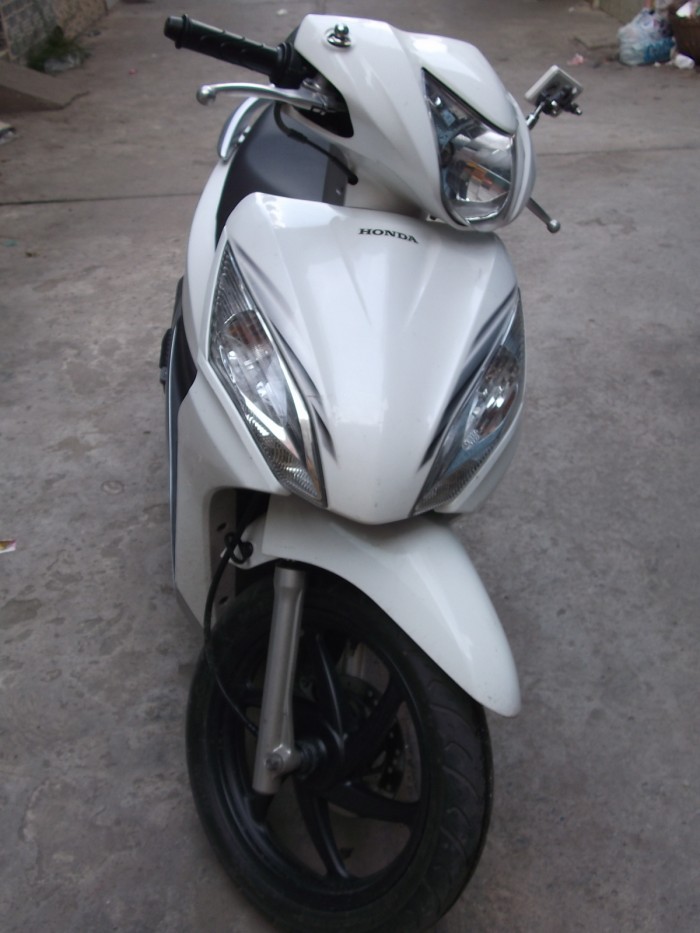 Honda Vision màu trắng bstp 2k12 mới 95%