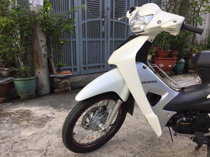 Honda Wave A ,nguyên zin,màu trắng, xe đẹp lung linh