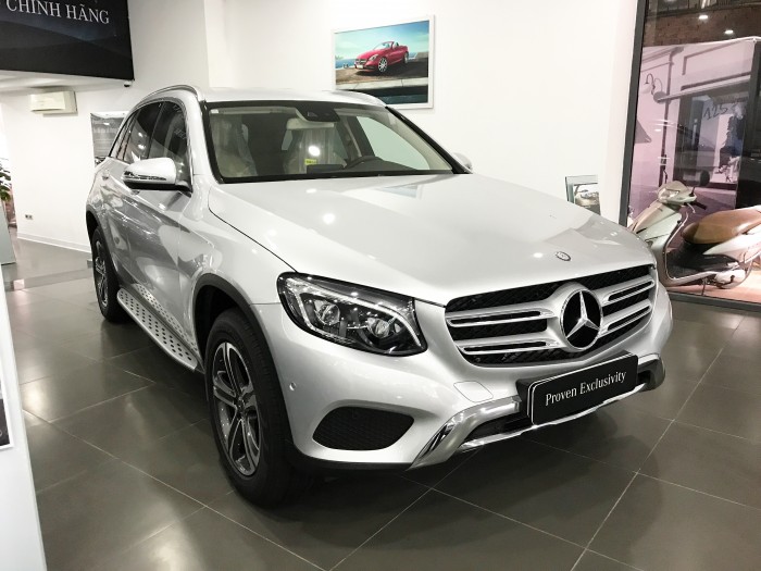 Bán Mercedes GLC250 2017 chạy lướt giá tốt