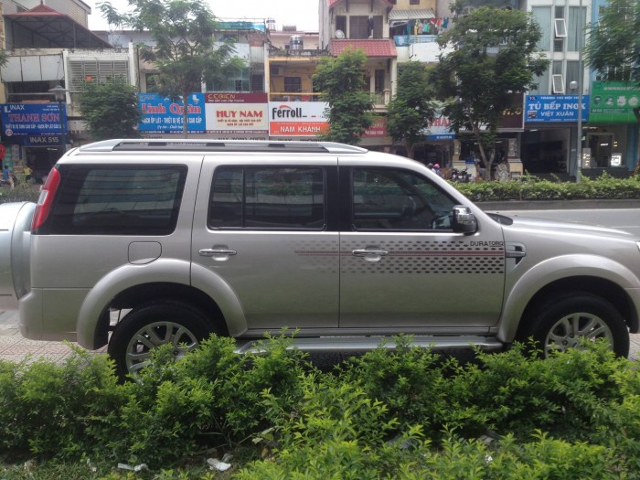 Ford Everest 2.4MT 2015