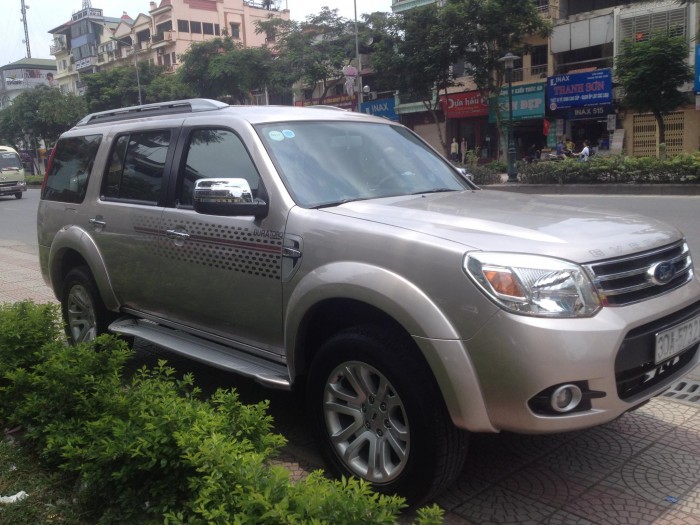 Ford Everest 2.4MT 2015