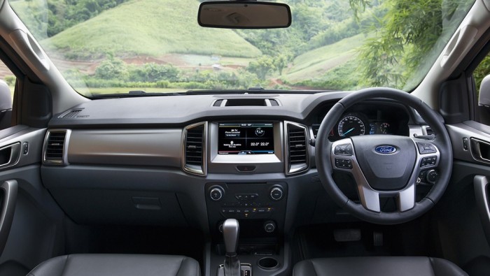 Hot ! Ford Everest mới 2017, hỗ trợ vay đến 85% ,giá xe giá cạnh tranh