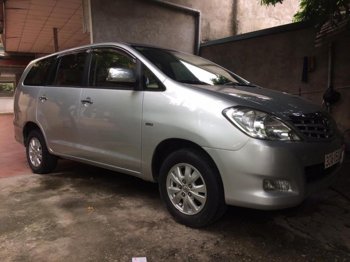 Cần bán Toyota Innova 2.0G, sản xuất 2010. Xe rất đẹp