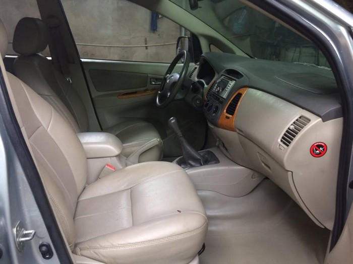 Cần bán Toyota Innova 2.0G, sản xuất 2010. Xe rất đẹp