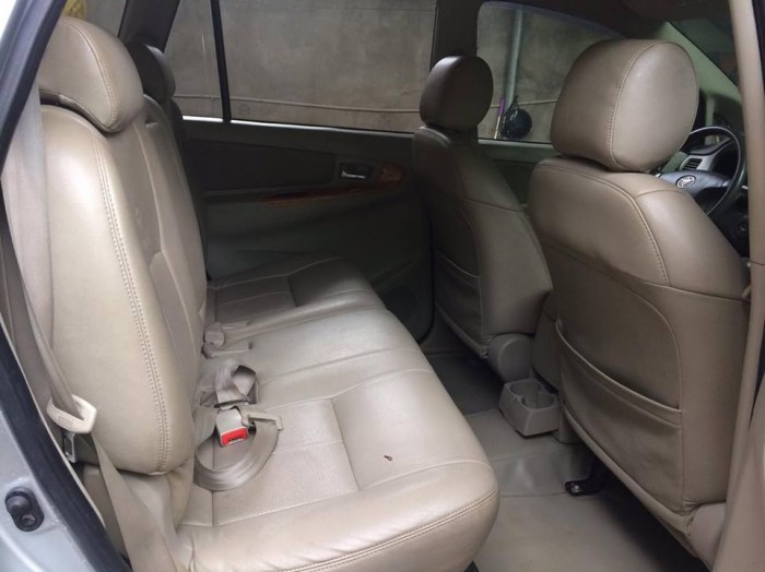 Cần bán Toyota Innova 2.0G, sản xuất 2010. Xe rất đẹp