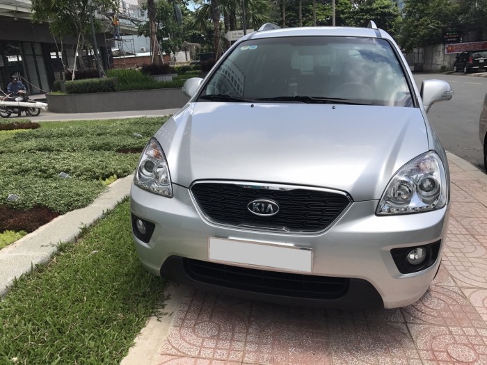 Nhà cần bán xe Kia Carens 2013 màu Xám bạc tự động