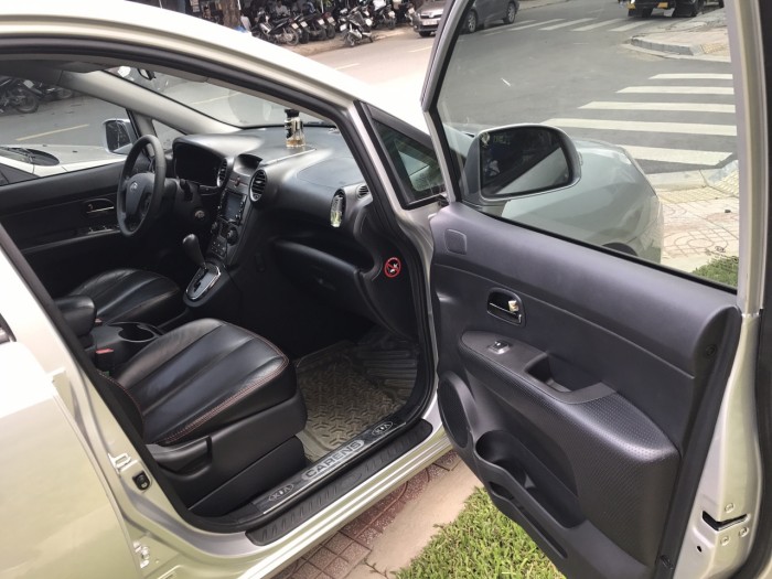 Nhà cần bán xe Kia Carens 2013 màu Xám bạc tự động