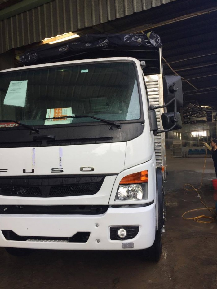 Xe tải Mitsubishi FUSO 7,2 tấn thùng mui bạt Fuso 7t2 thùng kín