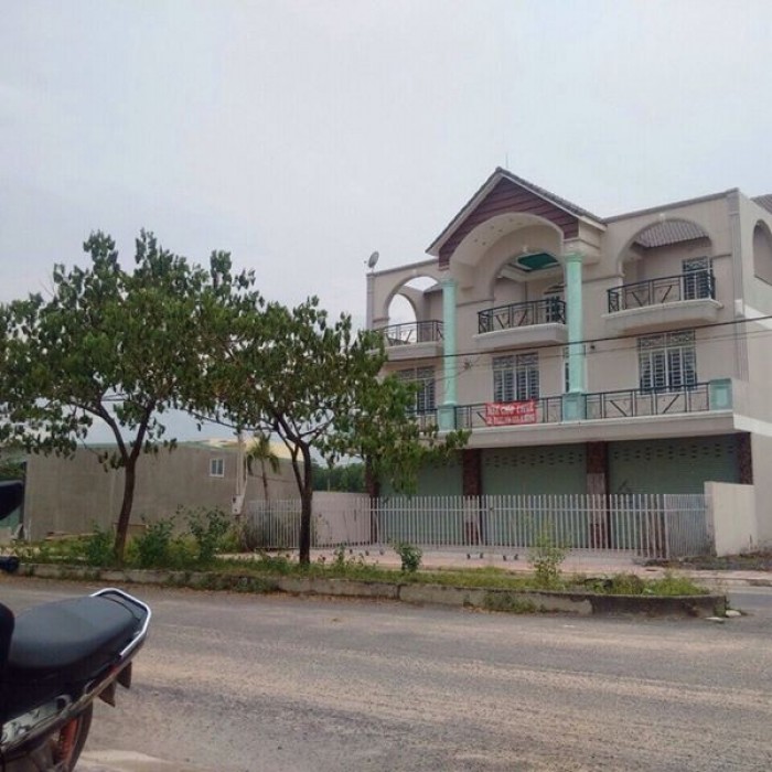 Đất thổ cư Q2, Liền kề UBND Quận, sổ sẵn, diện tích đa dạng giá chỉ 800Tr/nền.