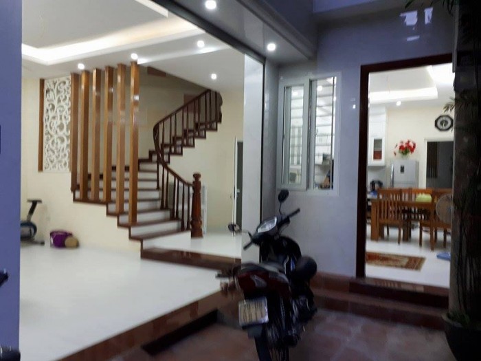 Chính chủ bán nhà phố Cù Chính Lan, Thanh Xuân, Gara, 70m2