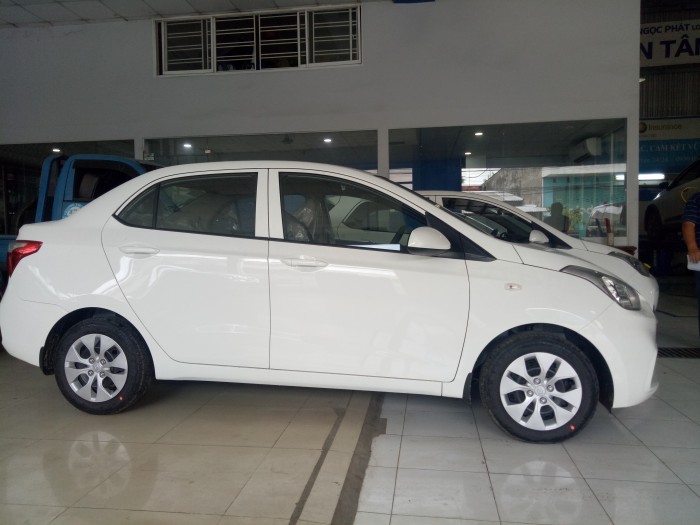 Cần bán con xe i10 Sedan 2017 mới 100% GIÁ CỰC MỀM