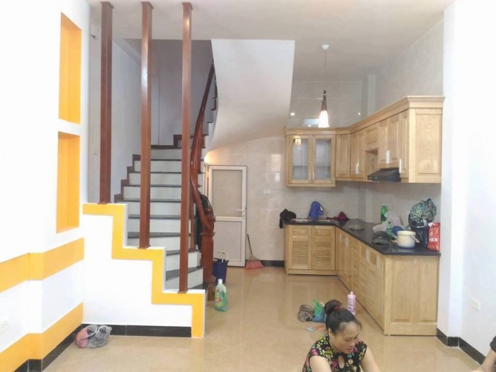 Nhà Trung Tâm Tôn Đức Thắng, ngõ ô tô, 37m2 x 5T, mới tinh, nhỉnh 3 tỷ.