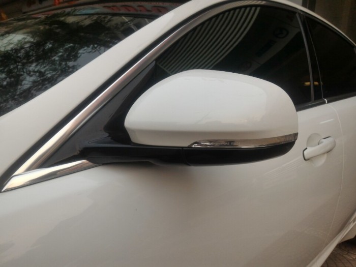Jaguar XF 2.0 , sản xuất 2012, đăng ký 2014 xe tư nhân. Màu trắng