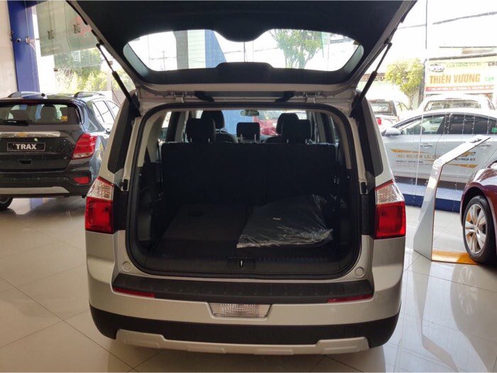 Chevrolet Orlando 7 chỗ số sàn.