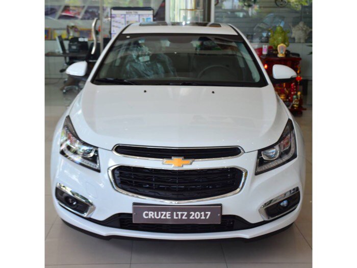 Chevrolet Cruze số tự động - Khuyến mãi 70 triệu trong tháng 8.2017