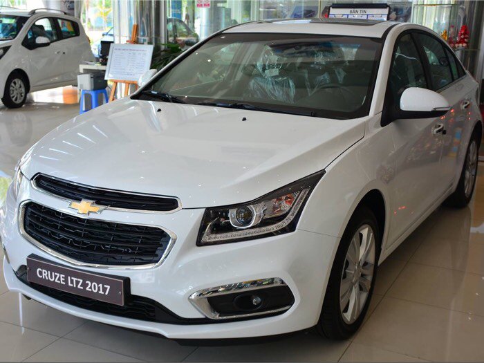 Chevrolet Cruze số tự động - Khuyến mãi 70 triệu trong tháng 8.2017