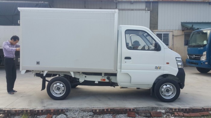 Xe tải 8 tạ Veam star thùng kín, tiêu chuẩn Euro 4