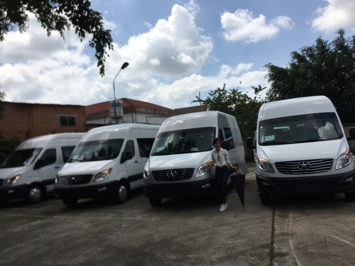 Bán xe du lich jac 16 chỗ nhập khẩu nguyên chiếc hỗ trợ trả góp