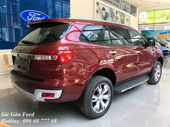 Mua xe Ford Everest 2019, 7 chỗ, số tự động, màu đỏ, giao xe trong 30 ngày