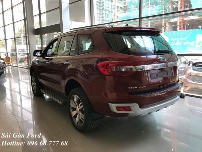 Mua xe Ford Everest 2019, 7 chỗ, số tự động, màu đỏ, giao xe trong 30 ngày