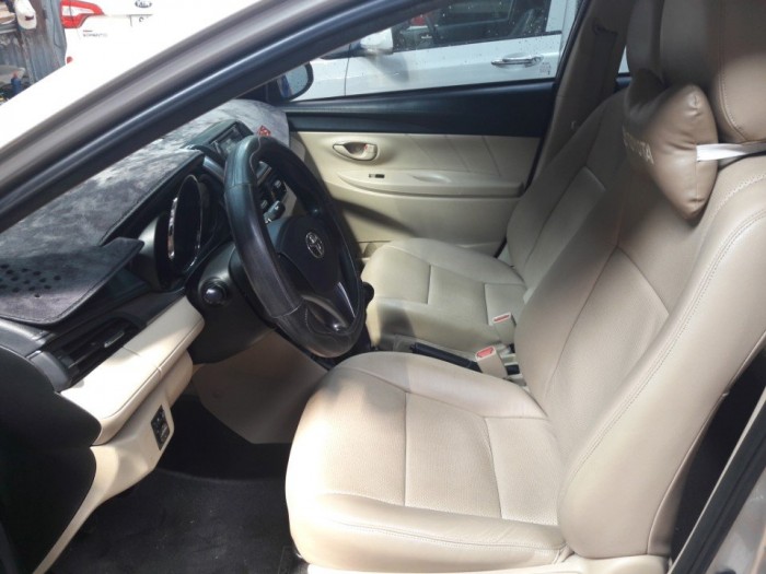 Bán Toyota vios  E 1.5MT màu hồng phấn biển SG 2015