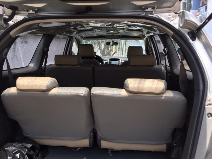 Nhà mình cần bán xe Innova 2013 số sàn màu bạc xe gđ đi rất kĩ