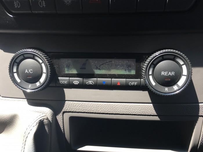 Xe du lịch jac 16 chỗ m268 nhập khẩu nguyên chiếc