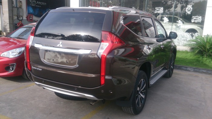 Mitsubishi Pajero Sport Gls At 4X2 Màu Nâu Có Trả Góp