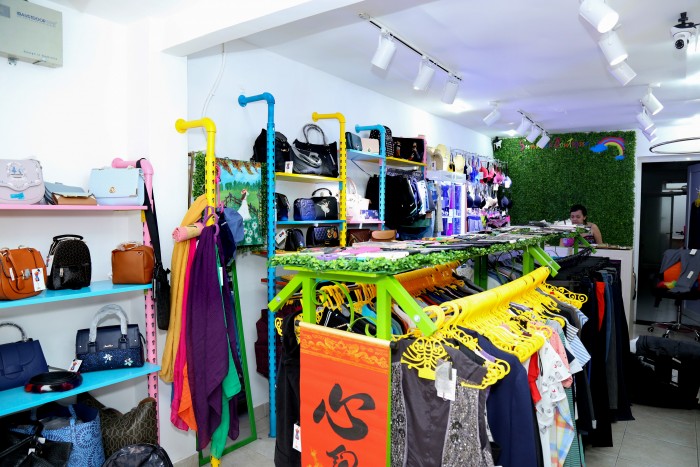 Cần sang shop thời trang mặt tiền quận 1