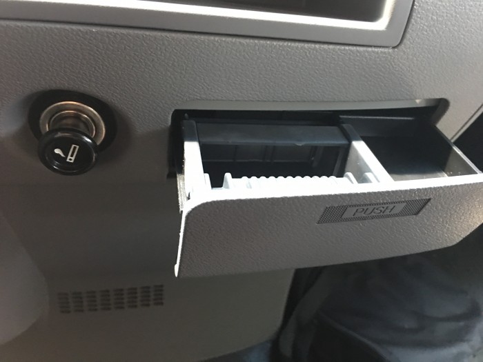 Xe khách 16 chỗ jac nhập khẩu nguyên chiếc