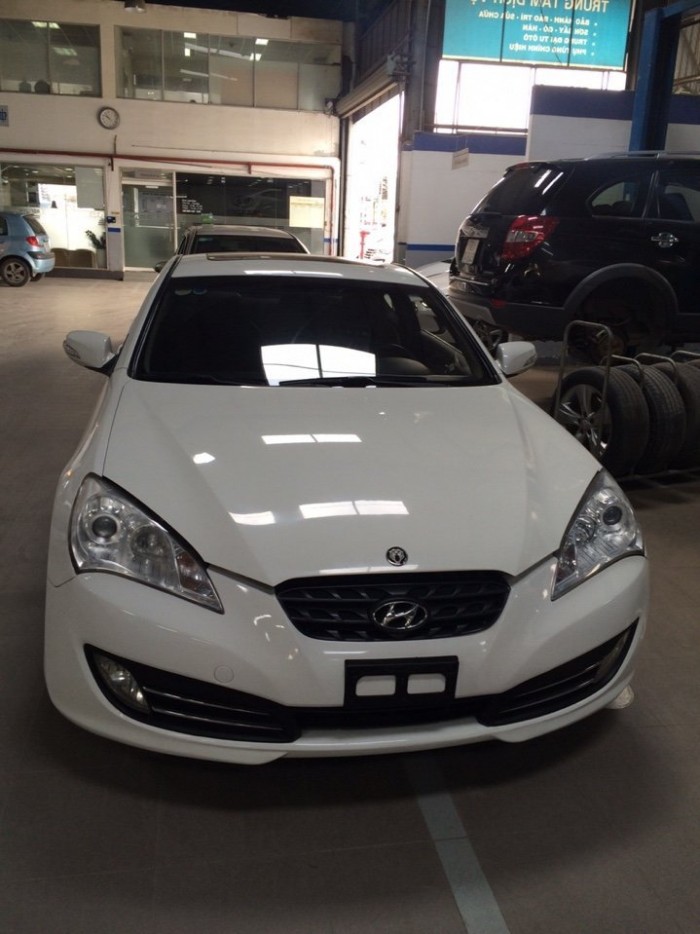 Bán Hyundai genesis Koup 2.0AT 2011 xe nhập nguyên chiếc màu trắng