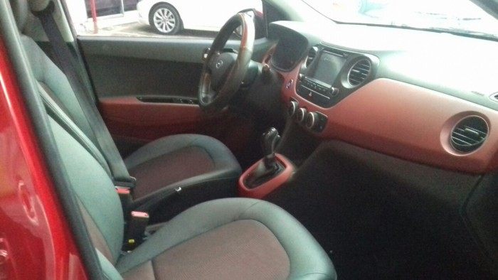 Bán Hyundai Grand i10 1.2 AT 2016 màu đỏ xe đẹp
