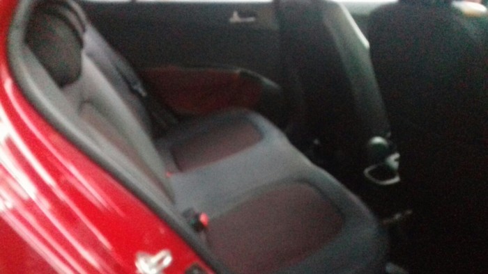 Bán Hyundai Grand i10 1.2 AT 2016 màu đỏ xe đẹp
