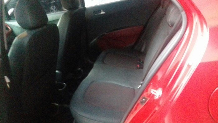 Bán Hyundai Grand i10 1.2 AT 2016 màu đỏ xe đẹp