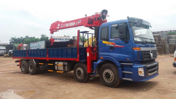 XE THACO AUMAN C300 4 chân gắn cần cẩu ATOM 7 tấn 6 đốt nhập khẩu mới 100%