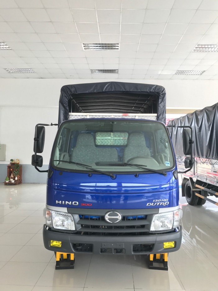 Chuyên bán xe tải Hino 5 tấn miền nam,mui bạt nhôm, sàn sóng inox