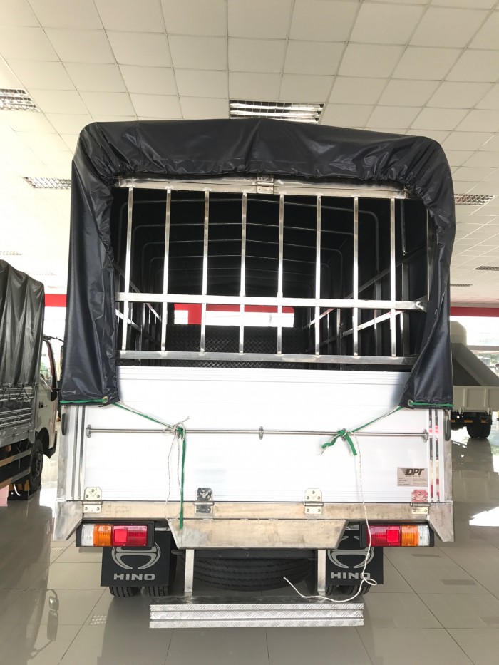 Chuyên bán xe tải Hino 5 tấn miền nam,mui bạt nhôm, sàn sóng inox