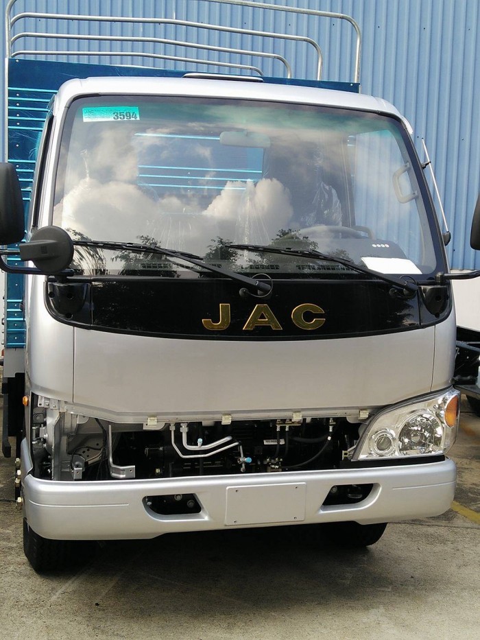 Bán xe tải Jac 2t45 đời 2017, mới 100%, thùng mui bạt dài 3m7