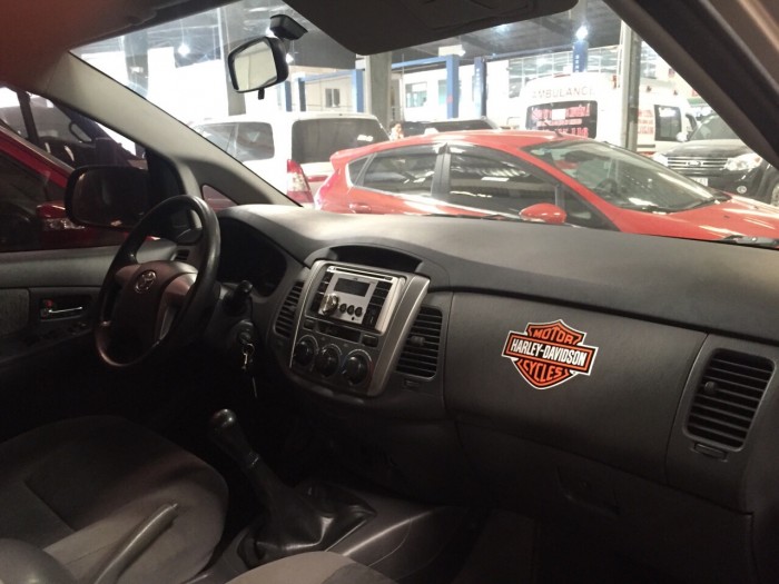 Bán Toyata Innova sx 2012 màu ghi vàng