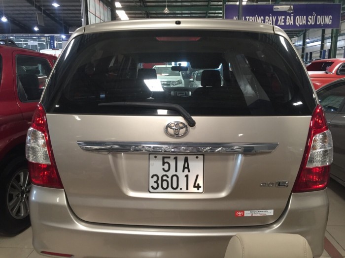 Bán Toyata Innova sx 2012 màu ghi vàng