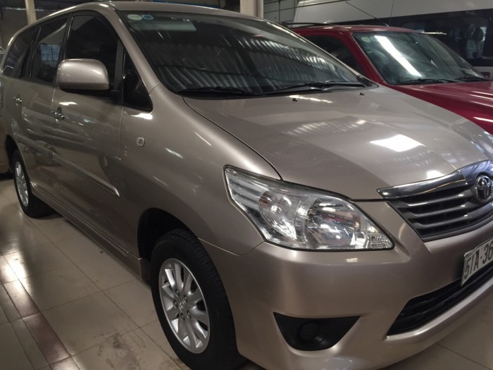 Bán Toyata Innova sx 2012 màu ghi vàng
