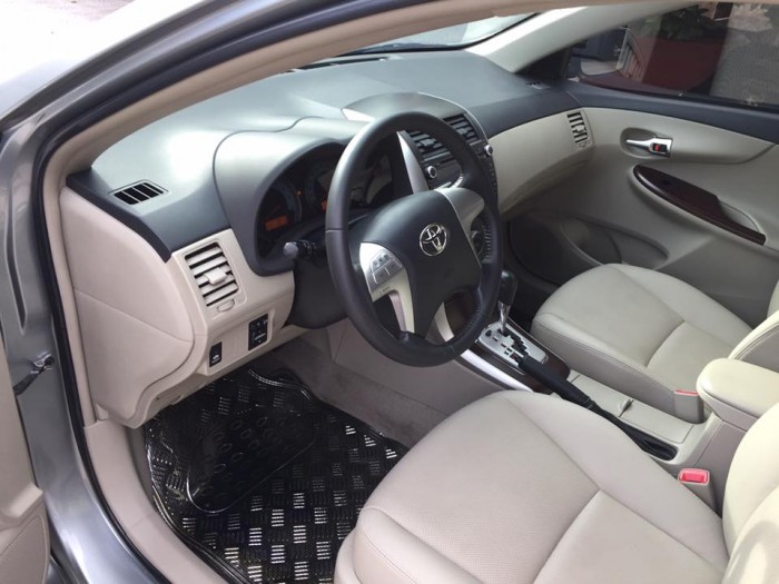 Cần bán gấp xe Toyota Altis 2014 phiên bản 1.8 số tự động odo 60.000km