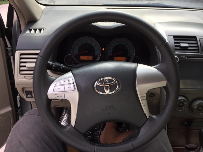 Cần bán gấp xe Toyota Altis 2014 phiên bản 1.8 số tự động odo 60.000km