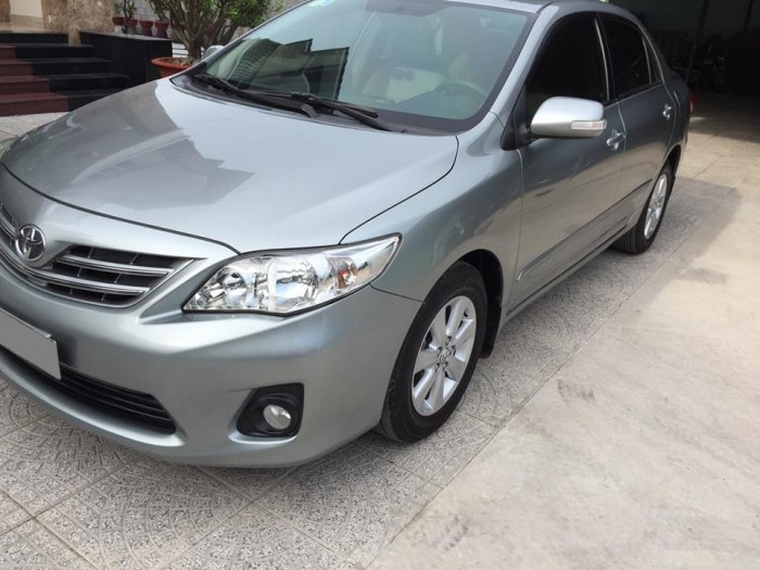 Cần bán gấp xe Toyota Altis 2014 phiên bản 1.8 số tự động odo 60.000km