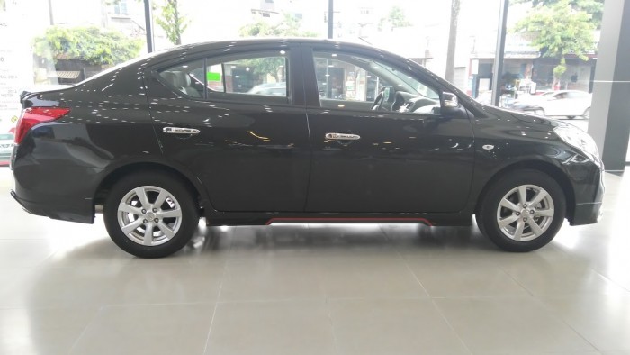 Nissan Sunny Premium S, xe giao ngay, hỗ trợ vay 80%